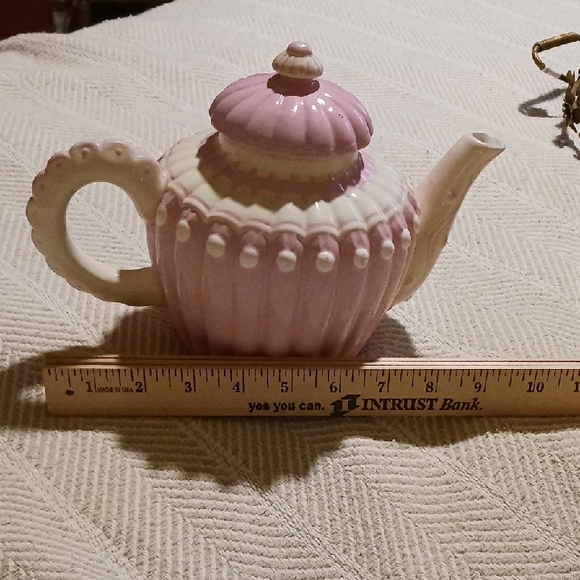 Elegant Pink and White Ceramic Teapot - Picture 5 of 13